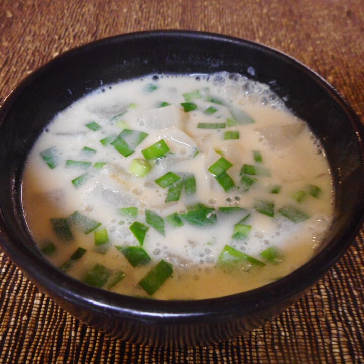 大根とひき肉の豆乳スープ